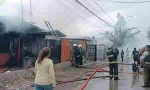 Incendio afecta dos viviendas en la población Patria Joven de Rancagua