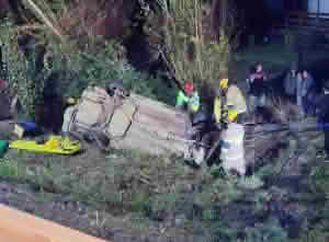 Bomberos atendieron accidente vehicular en Isla de Yáquil