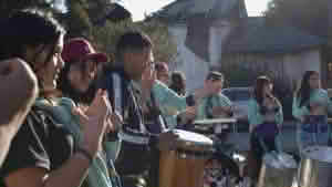 Fortalecen habilidades musicales en Peumo con taller de batucada