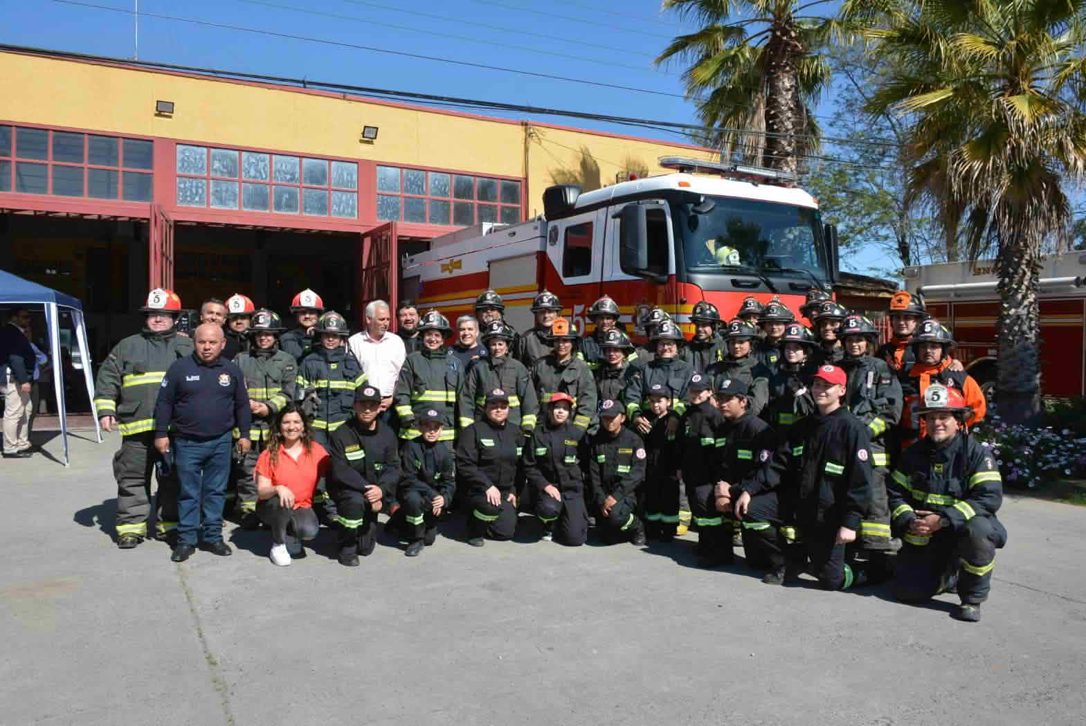 Nueva unidad de bomberos llega a Rancagua con tributo especial