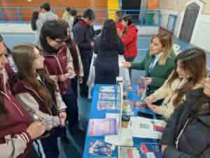 INJUV realizó actividad de bienestar físico y mental para jóvenes de Chimbarongo