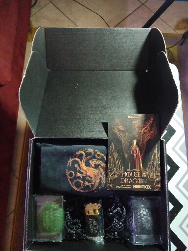 Game Of Thrones House Of the Dragon HBO Promo Bundle Box: Shirt M Lighter Candle