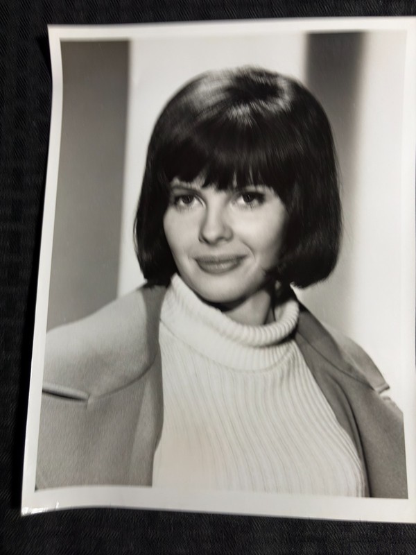 1967 GOOD MORNING WORLD 7×9″ CBS TV Press Photo FN 6.0 Julie Parrish