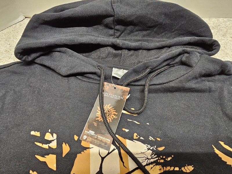 Culturefly Supernatural Join The Hunt 2021 Subscription Box Hoodie Size L NWT gallery