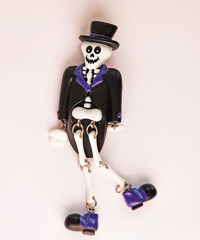 Hallmark PIN Halloween Vintage SVENGOOLIE SKELETON As WORN By Jointed '92 Brooch