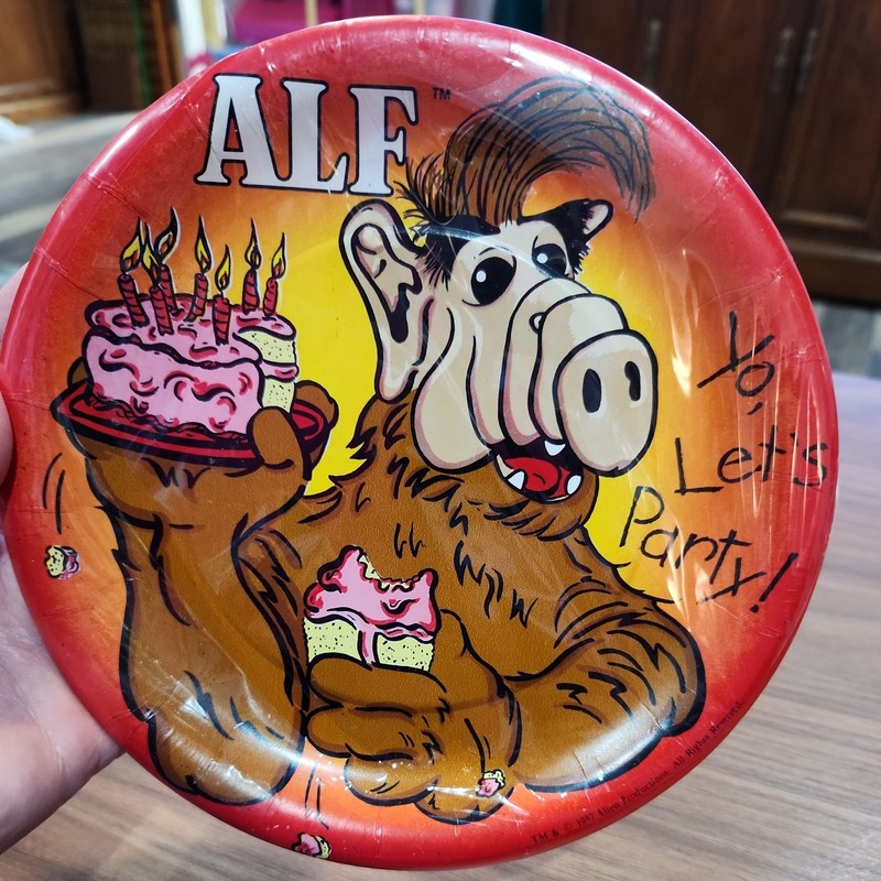 Vintage 1987 Alf TV Television Show Birthday Party Supplies 7 inch Plates