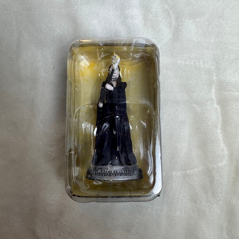 HBO Game Of Thrones Melisandre 5:09 The Official Collectors Model New