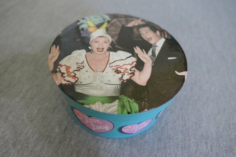 Vandor Carmen I Love Lucy Round Cardboard Trinket Jewelry Candy Box w Lid 5.5″