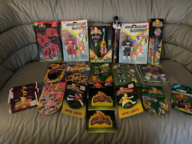 VTG 1994 Rare Tin Can/13″ w/23 SEALED Mighty Morphin Power Rangers Items “1995”