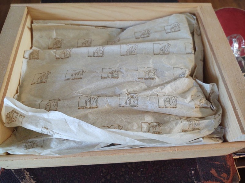 RARE 1997 Upfront Week NYC MTV Swag Gift Attendee Box full Survival Kit , Daria gallery