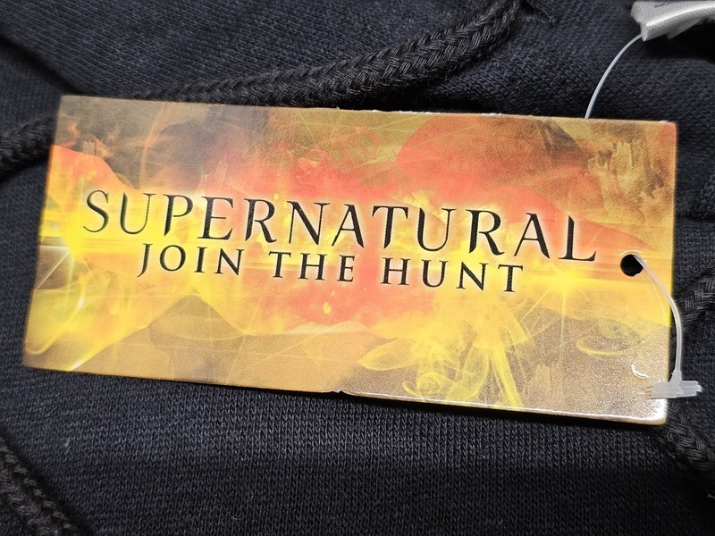 Culturefly Supernatural Join The Hunt 2021 Subscription Box Hoodie Size L NWT gallery