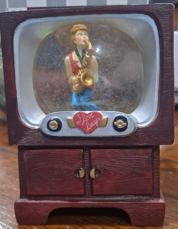 I Love Lucy Snow Globe TV Set with Lucy Playing Saxophone #14009 with music