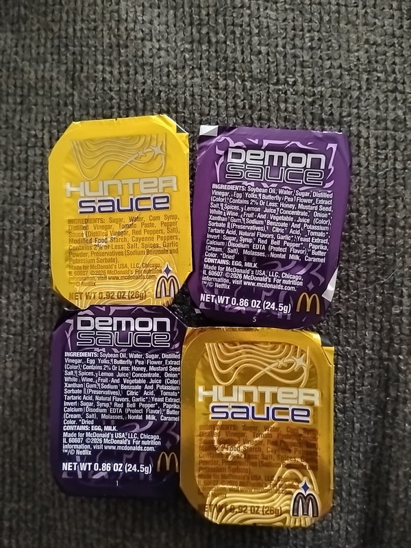 KPOP Demon Hunters McDonalds 2 Hunter Sauce And 2 Demon Sauce