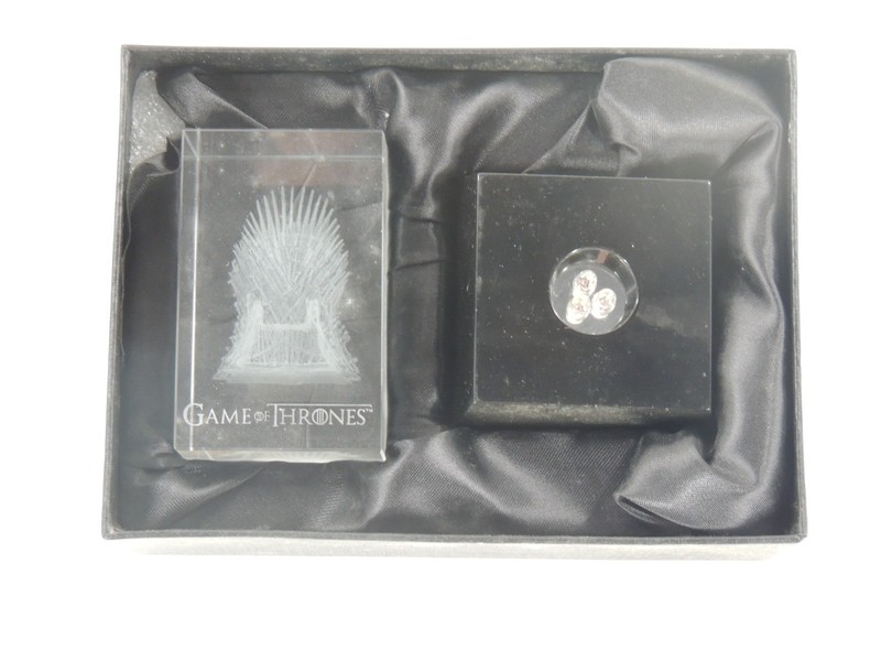 Game of Thrones 3D Crystal Iron Throne with Lighted Base Dark Horse Deluxe NIB gallery