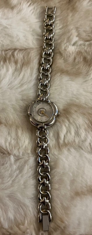 Rare 2004 Stuff By Hillary Duff Flower Shaped Stainless Steel Youth Watch