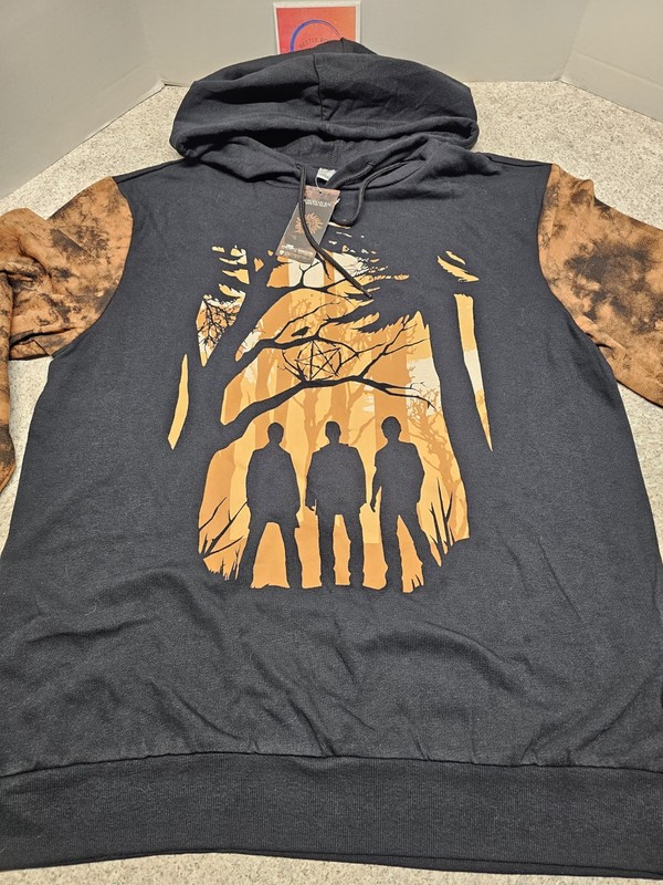 Culturefly Supernatural Join The Hunt 2021 Subscription Box Hoodie Size L NWT gallery