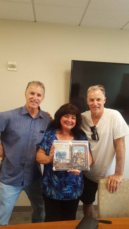 AUTOGRAPHED MONROES DVD SET BY 3 OF 5 CAST MEMBERS PLUS PHOTO!  THE TWINS & AMY gallery