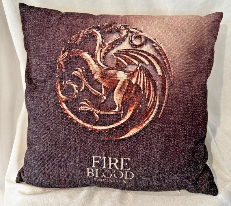 Game of Thrones FIRE & BLOOD Targaryen 16″ x 16″ Zippered Pillow Cushion (LK)