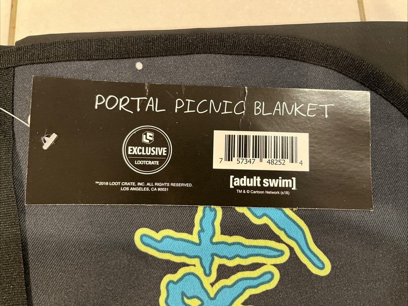 Rick and Morty Foldable Portal Canvas Picnic Blanket Lootcrate 60''x60" (24-13) gallery