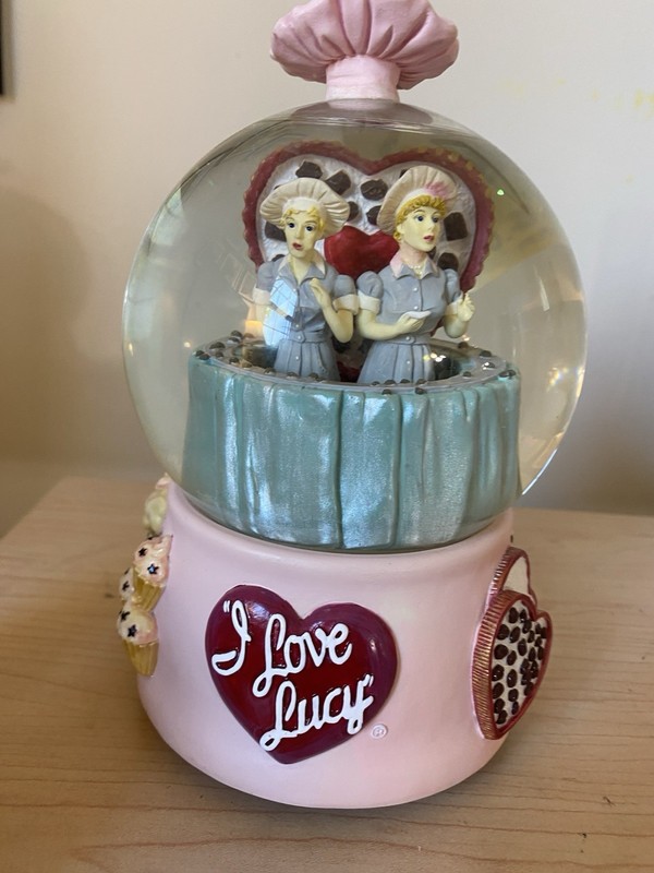 I LOVE LUCY Chocolate Factory Music Water Globe with Lucy and Ethel Works